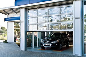 usi sectionale cu panouri vitrate